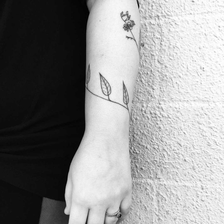 Minimalist Floral Bundle Tattoo By Noam Yona Tattoogrid Net