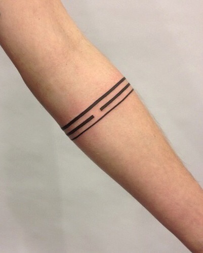 Minimal armband tattoo