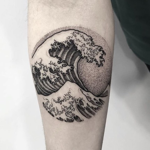 The great wave of hokusai circular tattoo - Tattoogrid.net