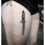 Black dagger on the thigh