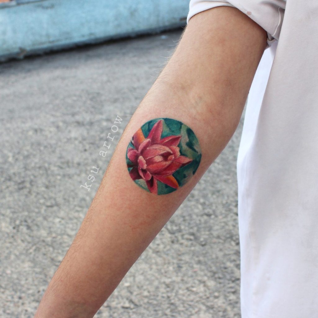 Circular lily tattop