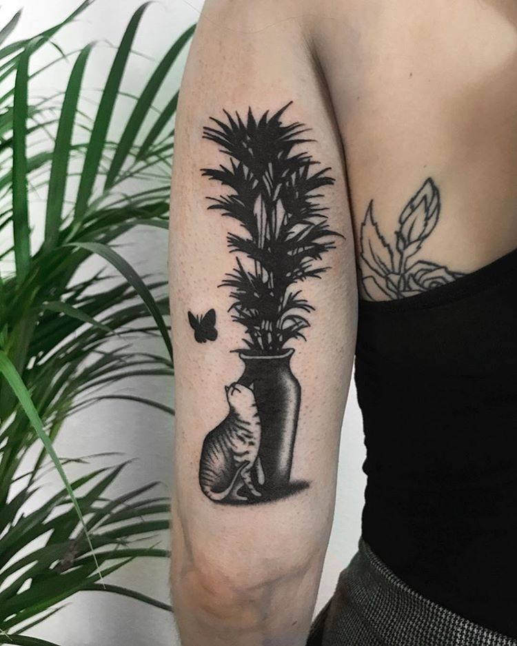 Flower vase and cat tattoo