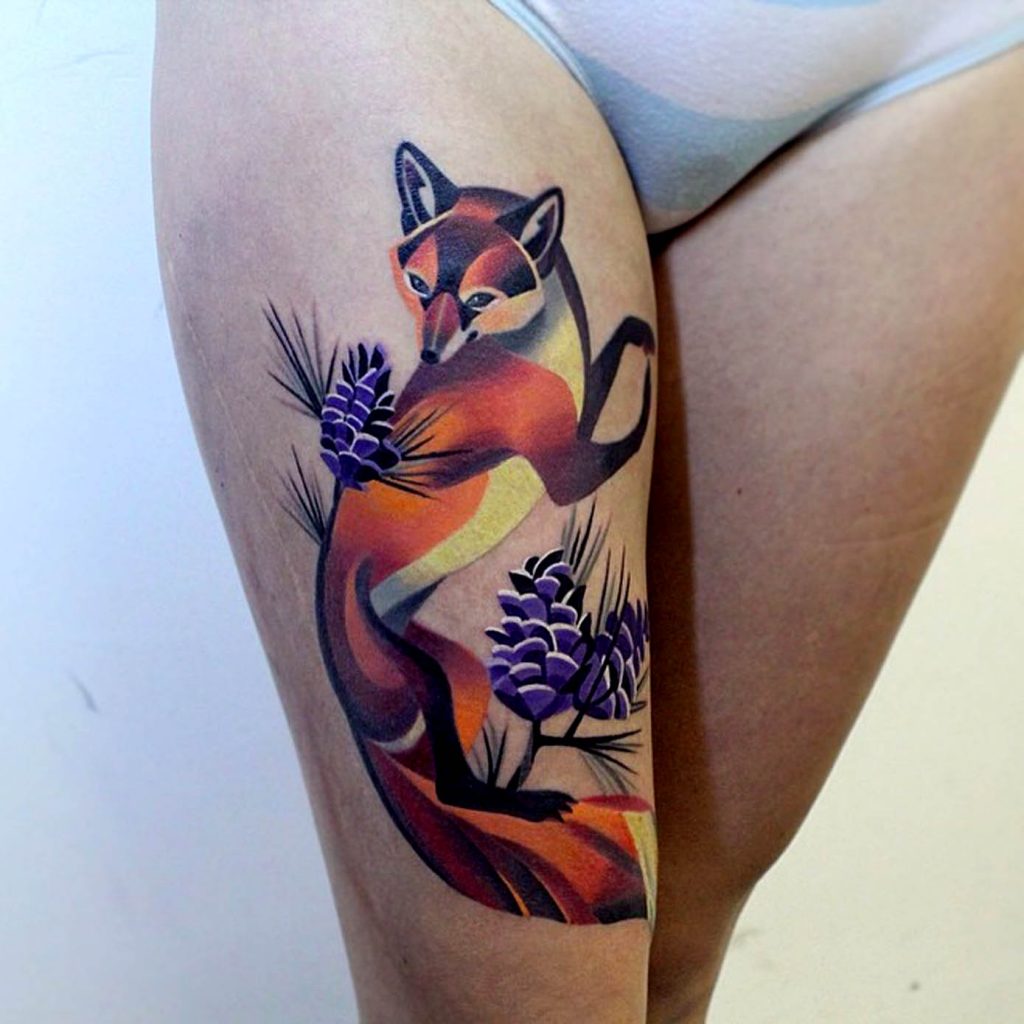 Fox tattoo on the right thigh