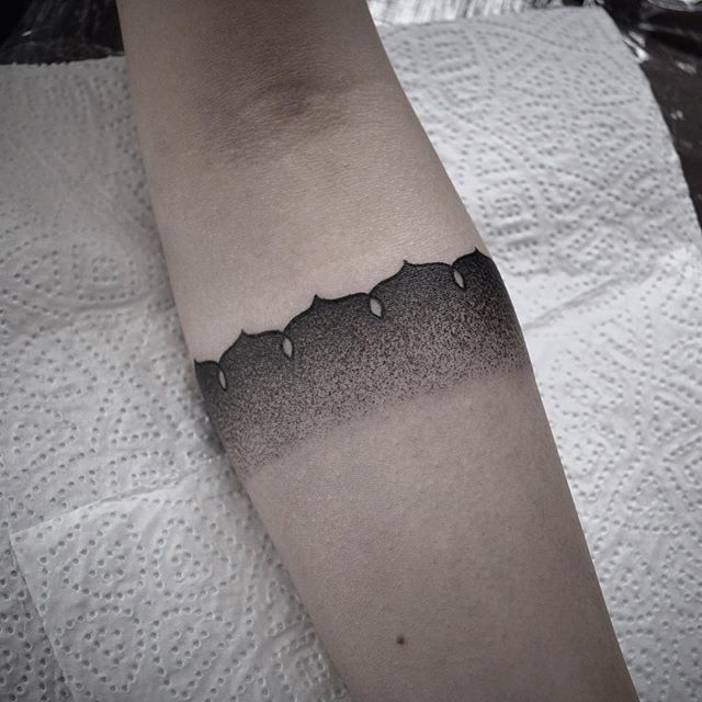 Gradient dotwork armband tattoo