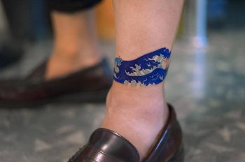 Wave on the ankle