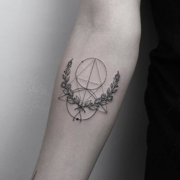 Wreath and geometric shapes tattoo