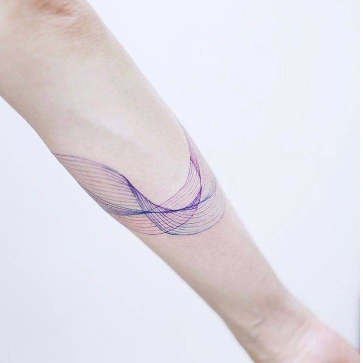 Abstract thin wave tattoo