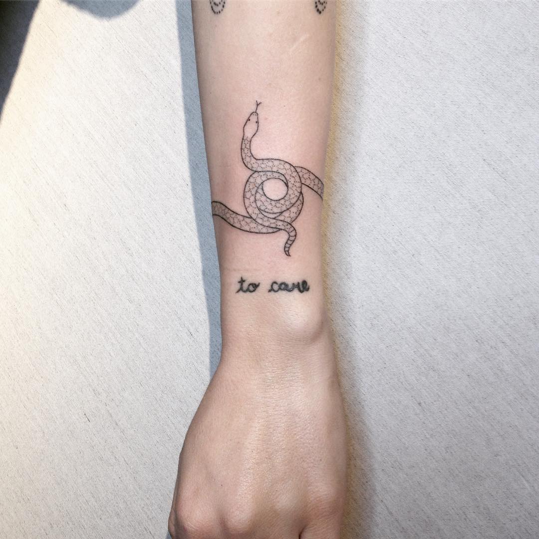 ⭐💥𝓈𝓃𝒶𝓀ℯ 𝓁ℯℊ 𝓉𝒶𝓉𝓉ℴℴ 💥 #tattoo #snaketattoo #ink #tatuaje  #tatuajsarpe #salontatuaje #tatuajefete #tatuajefete | By Criss Ink  TattooFacebook