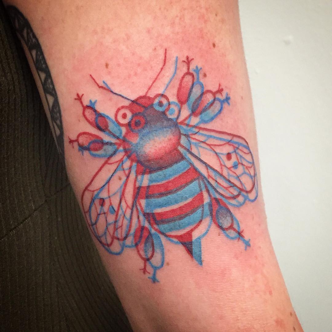 3d red and blue bee tattoo