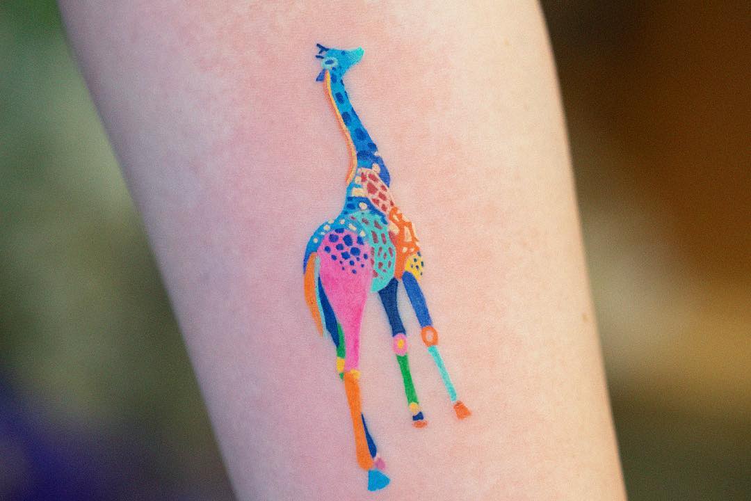 Giraffe tattoo video👍🏻🤘🏻Had a blast with this one. @venominktattoo |  Instagram