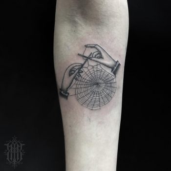 Knitting a spider web tattoo