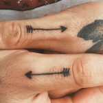 Matching arrows on fingers