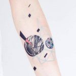 Abstract shapes on the forearm