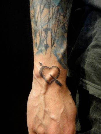 Broken heart tattoo by xoïl loïc lavenu
