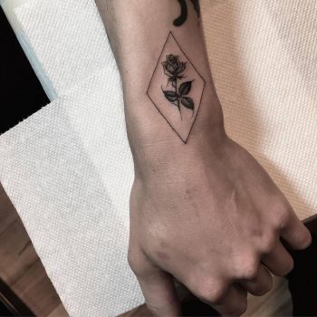 Rose inside a rhombus