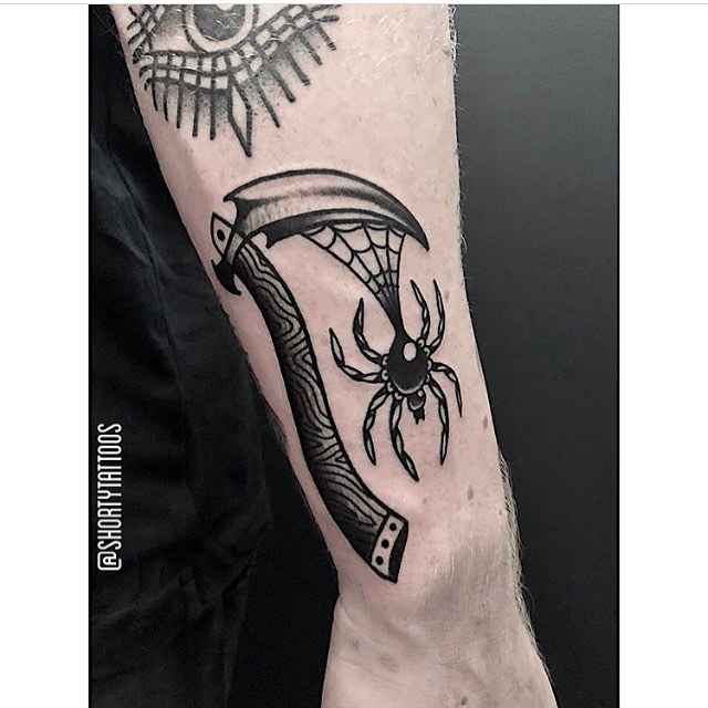Little traditional spider tattoo I got recently! Done by Taylor Morris at  Grand Union Tattoo in Indianapolis 🕷 : r/tattoo
