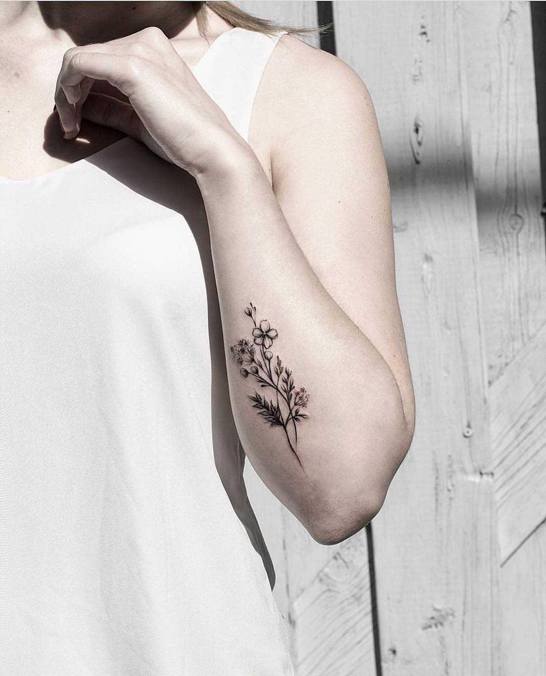 Small floral piece by stella
