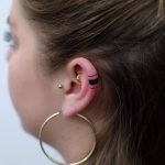 Tiny lines on the ear by indy voet