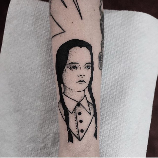 scottwoodward:wednesday-addams-spookybetch-portrait-addams-family-wednesday- addams-tv-character-movie-characters