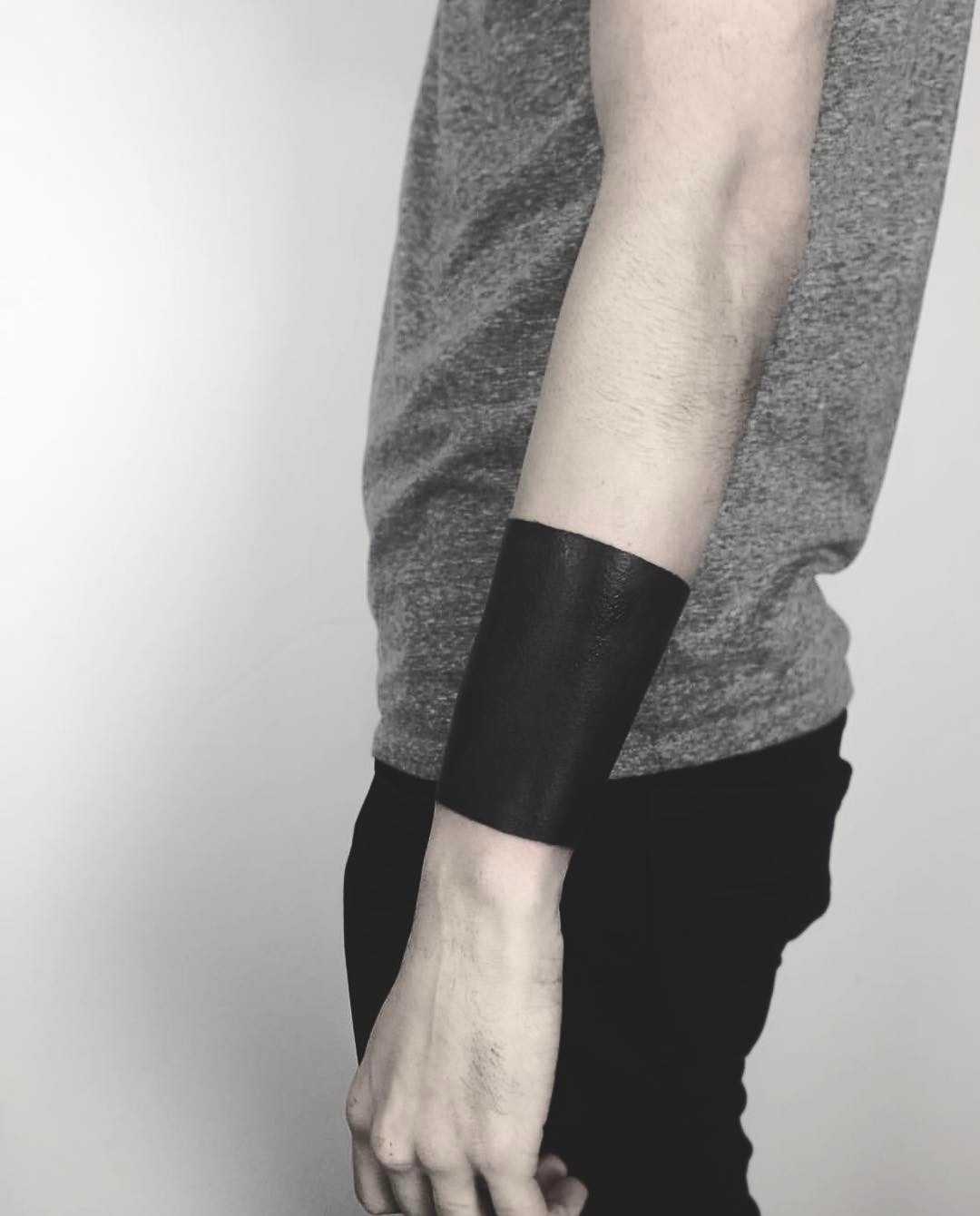 Fashionable Arms: Kingleotattooz's Armband Tattoos for Style-Seekers -  Kingleo Tattooz