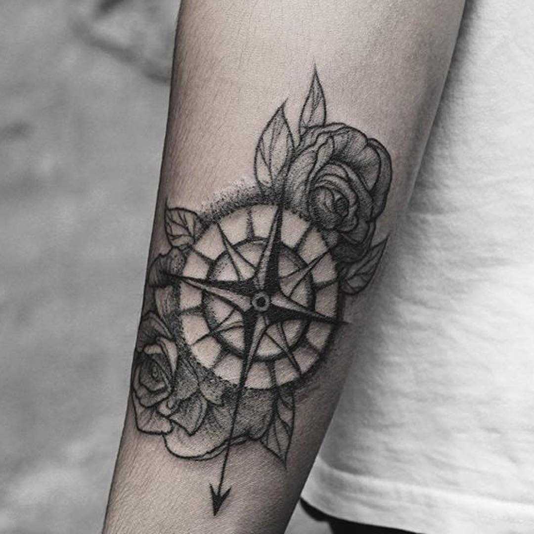 Compass and rose piece by Yi Postyism