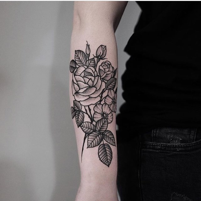 Floral piece on the forearm by jonas ribeiro