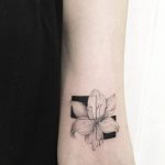 Flower tattoo by luiza oliveir