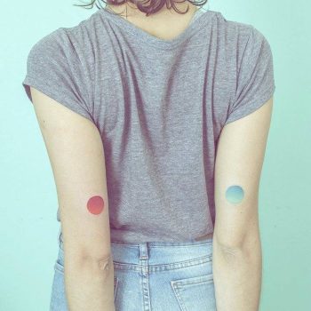 Gradient red and blue circles