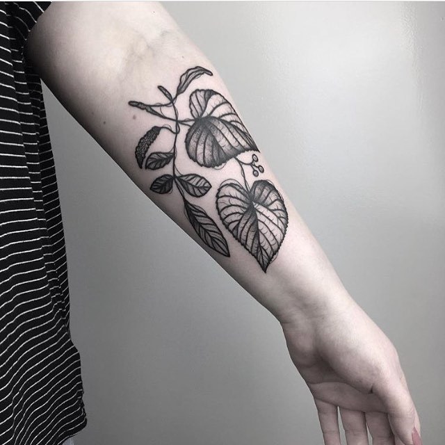 Leaves tattoo by Vera Ickler