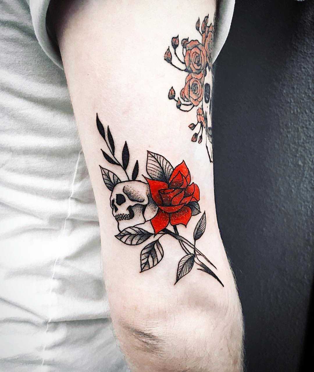 Red rose and skull by Bek