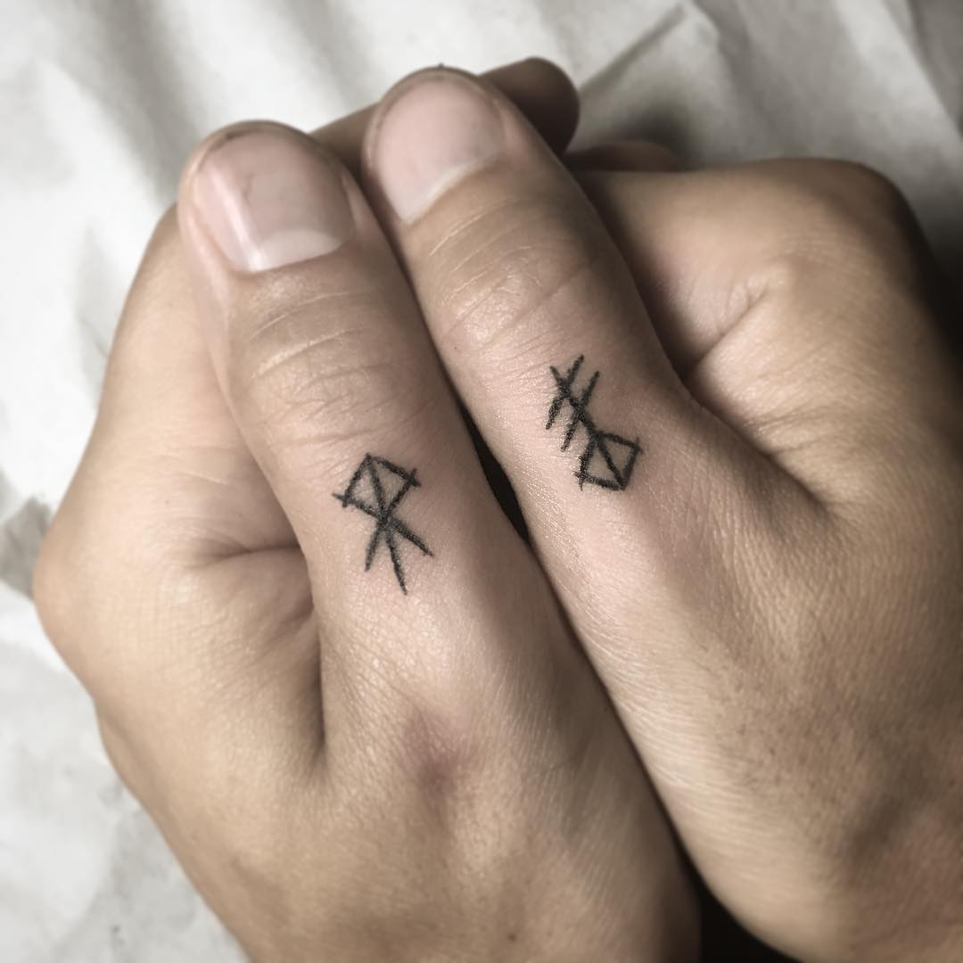 rune 2 hand