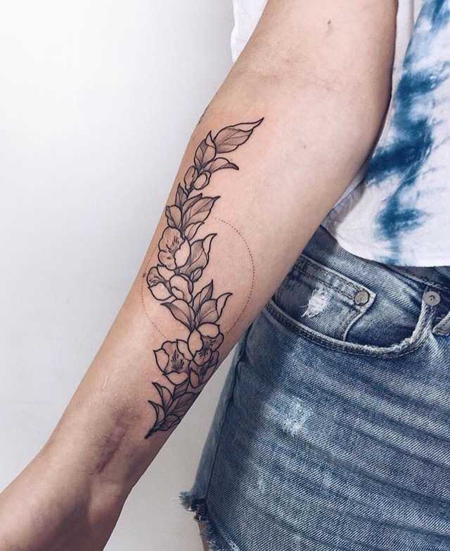 Flower tattoo by Marlon B