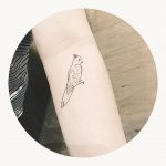 Outline parrot tattoo by Cholo