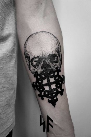 Skull and black compass tattoo by SVA