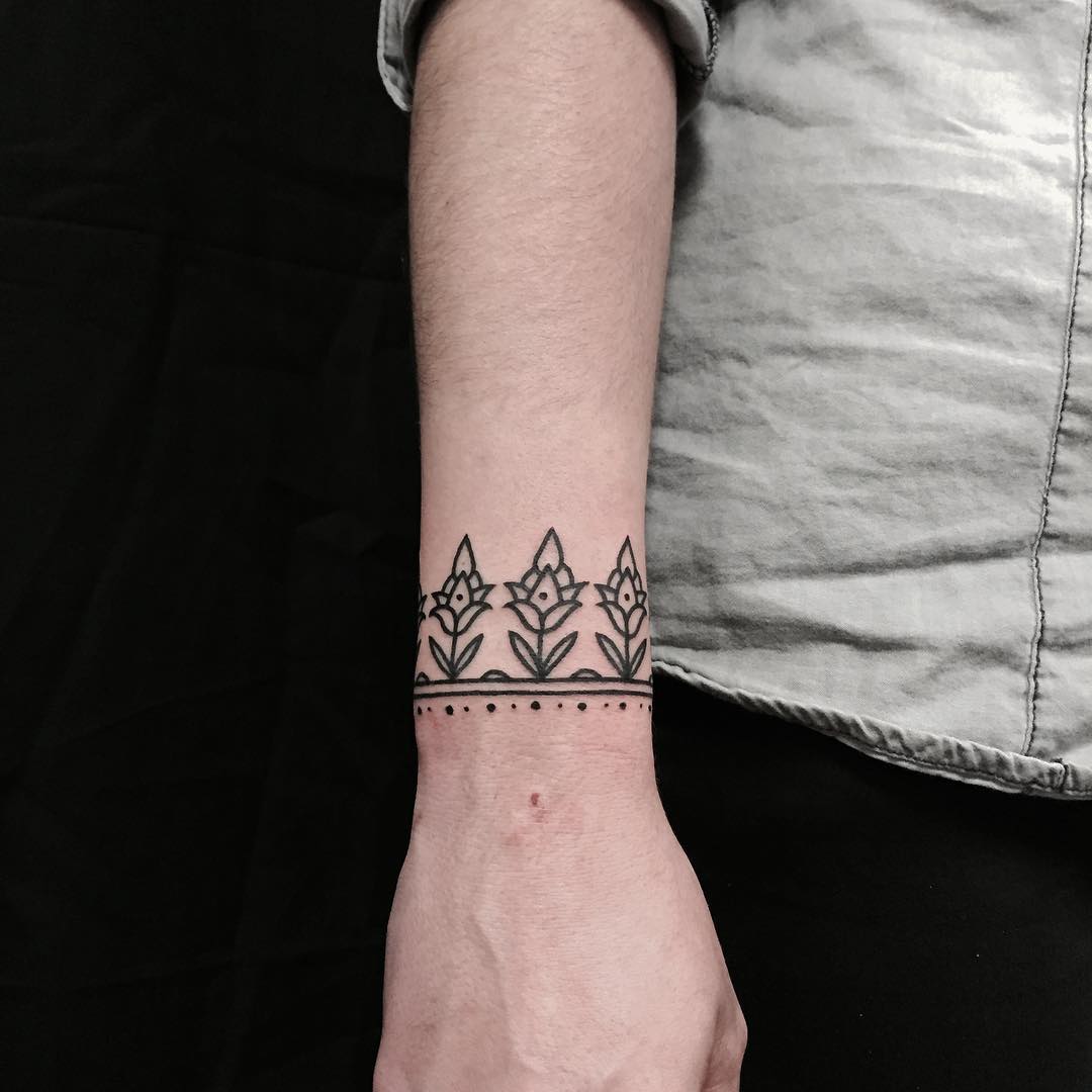 Pinterest | Tattoo bracelet, Bracelet tattoos with names, Wrist bracelet  tattoo
