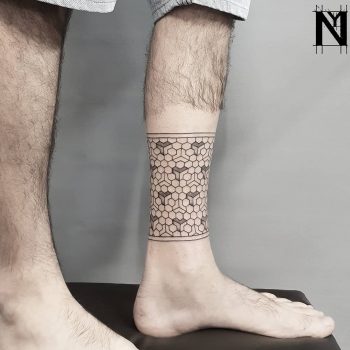 3D geometric pattern tattoo on the leg