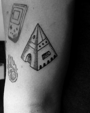 Elevate pyramide tattoo