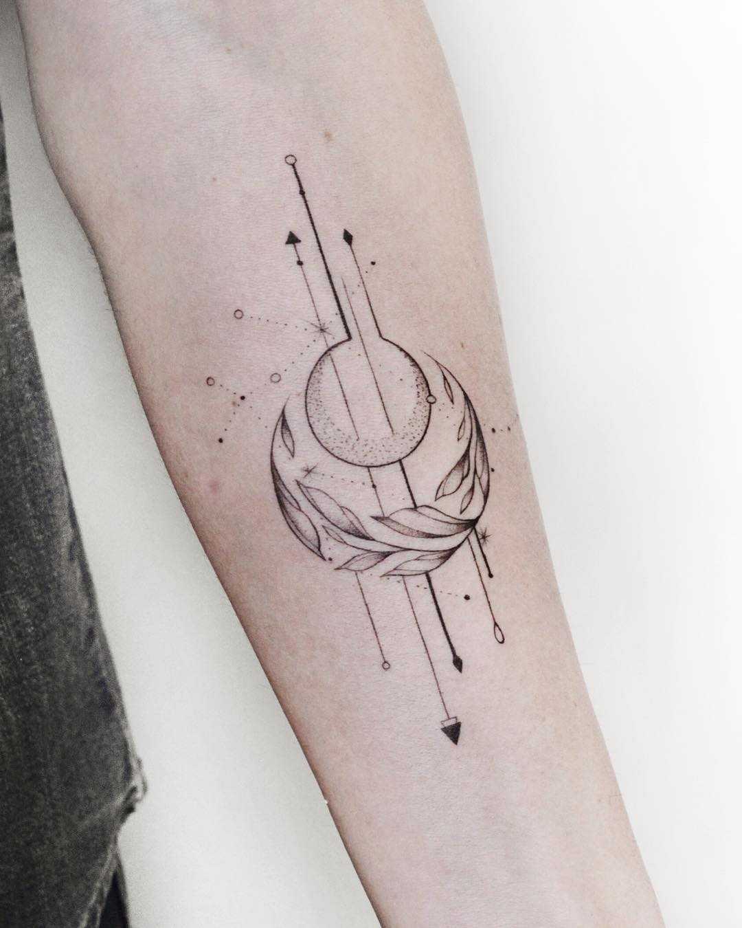 Lines and minimal shapes tattoo