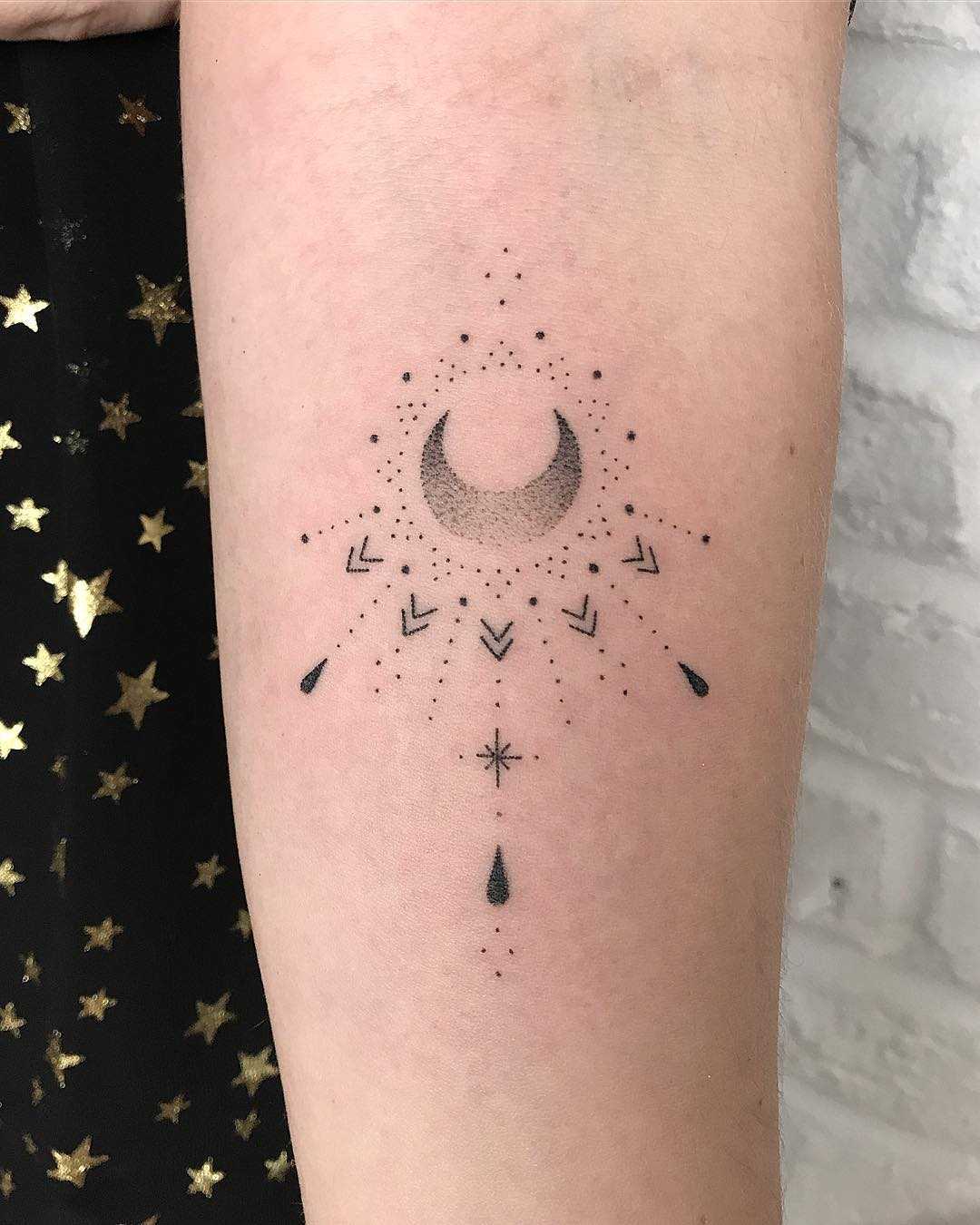 Crescent moon and arrows by Femme Fatale Tattoo