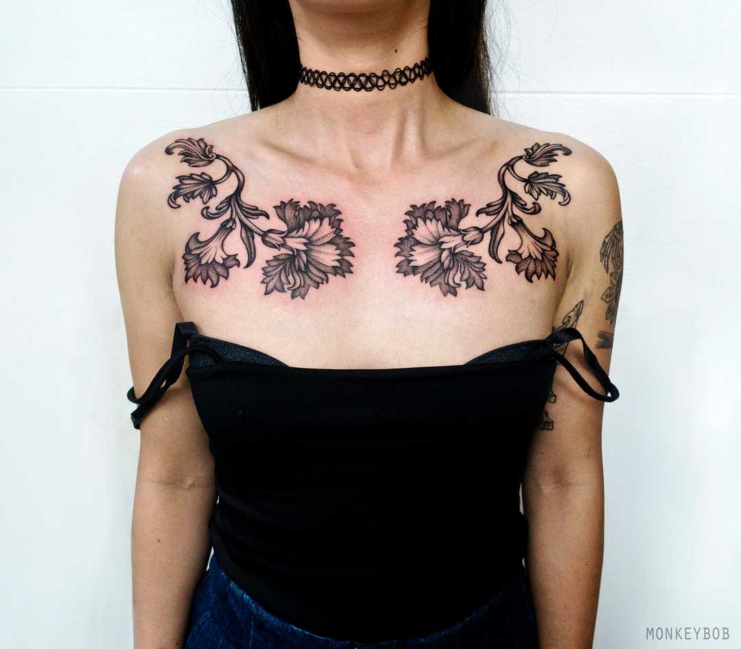 Flower tattoos on the collarbone