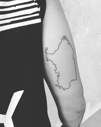 Sardinien contours tattoo done by Nerdy Match Loredana