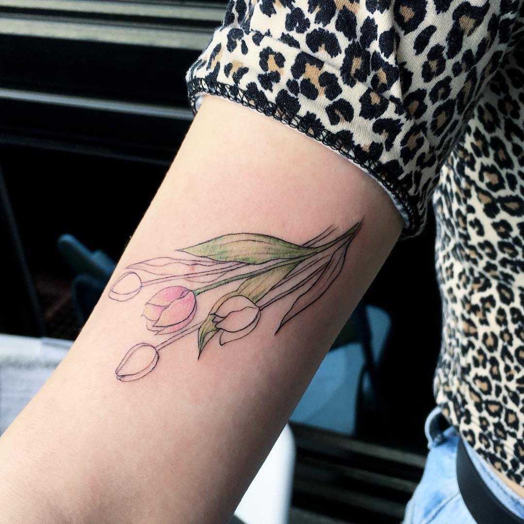 Tulip bundle tattoo