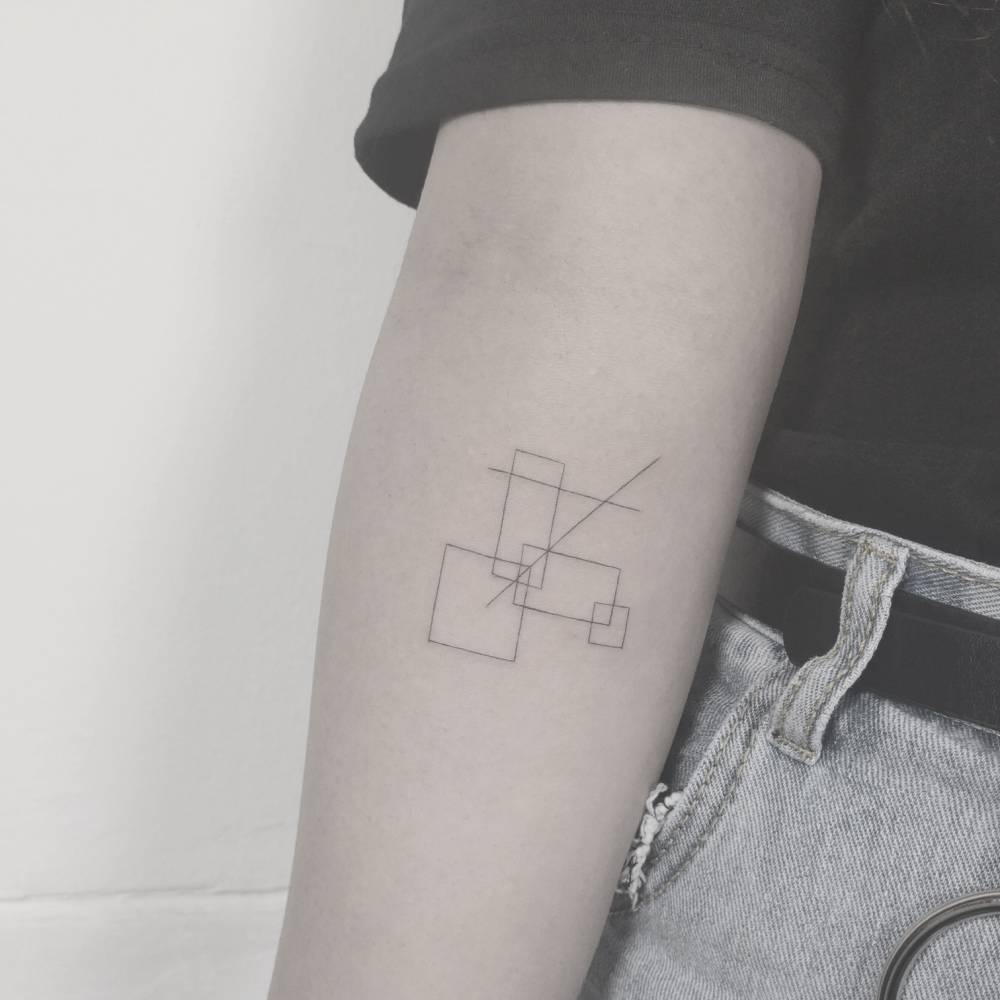 Abstract geometry by tattooist Arar