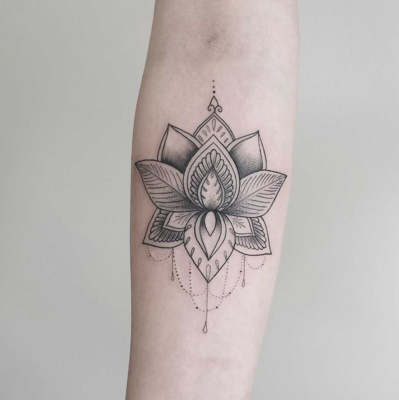 Dotwork Lotus tattoo by Zszywka Black