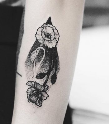 Dot-work flowers by Yi.postyism