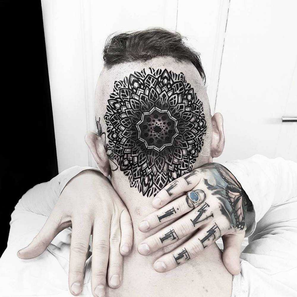 Mandala tattoo on the head by Matteo Nangeroni