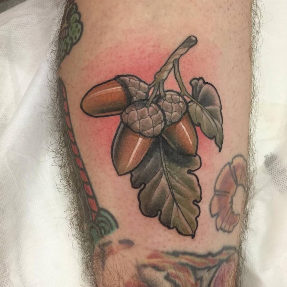 Neo-traditional acorn and oak leaves