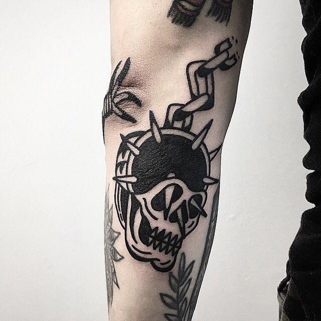 Skull mace tattoo by Ssik Boy
