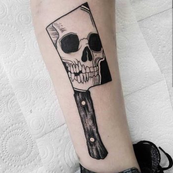Skull reflection on a knife