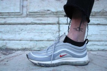 Stick and poke Pink Floyd tattoo